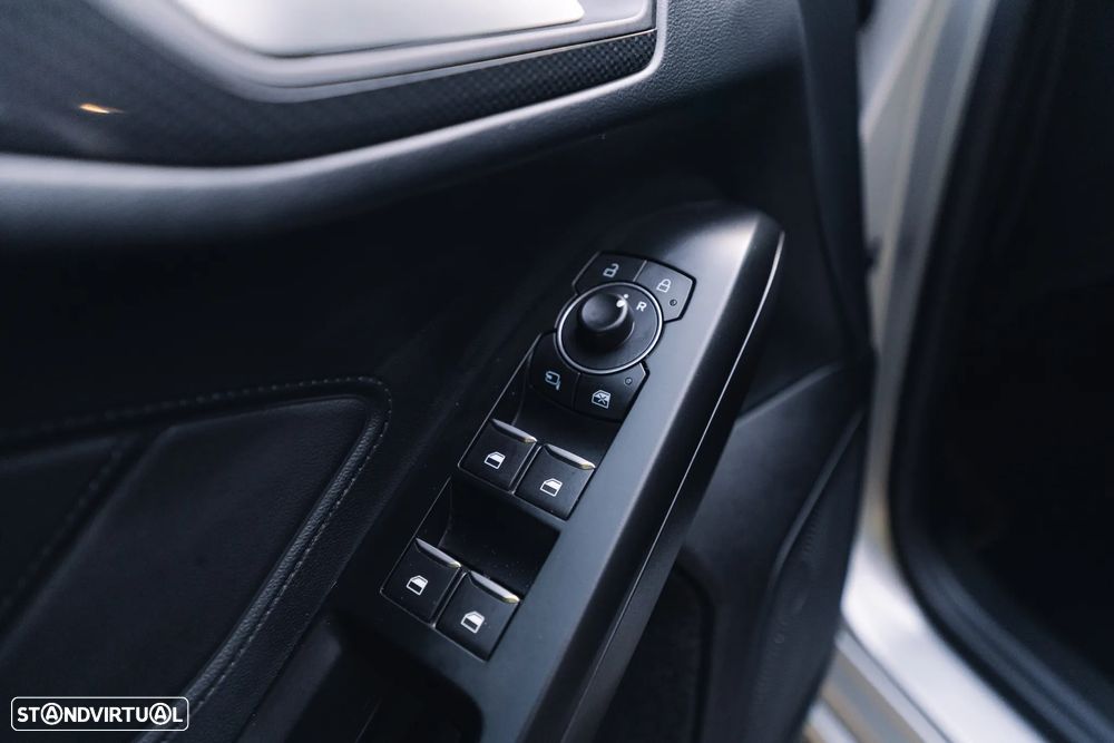 Ford Focus 1.0 EcoBoost Hybrid Aut. ST-LINE - 34