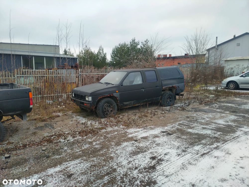 Nissan Pickup - 13