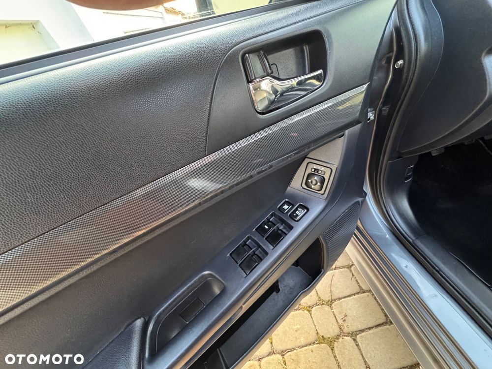 Mitsubishi Lancer - 28