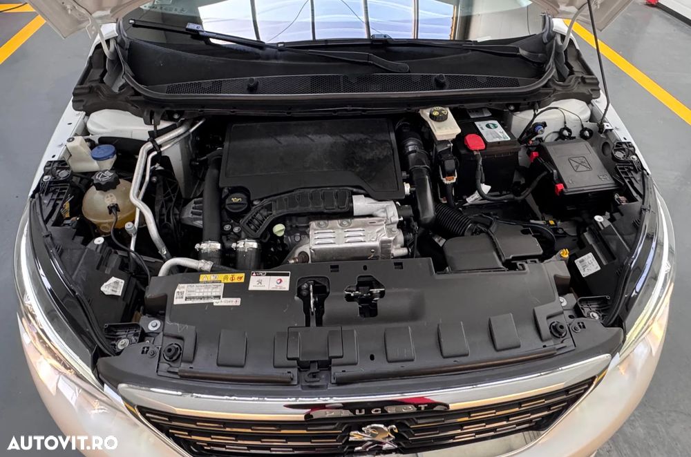 Peugeot 308 PureTech 130 GPF EAT8 Stop & Start Tech Edition - 26