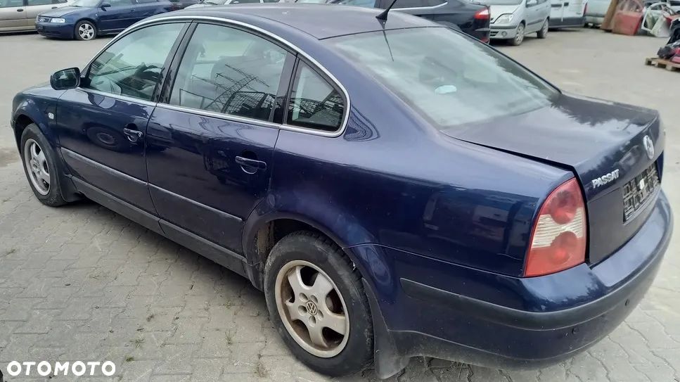 Volkswagen Passat B5 lift części maska drzwi klapa zderzak kod lakieru LB5N silnik AWT skrzynia biegów EHV - 2