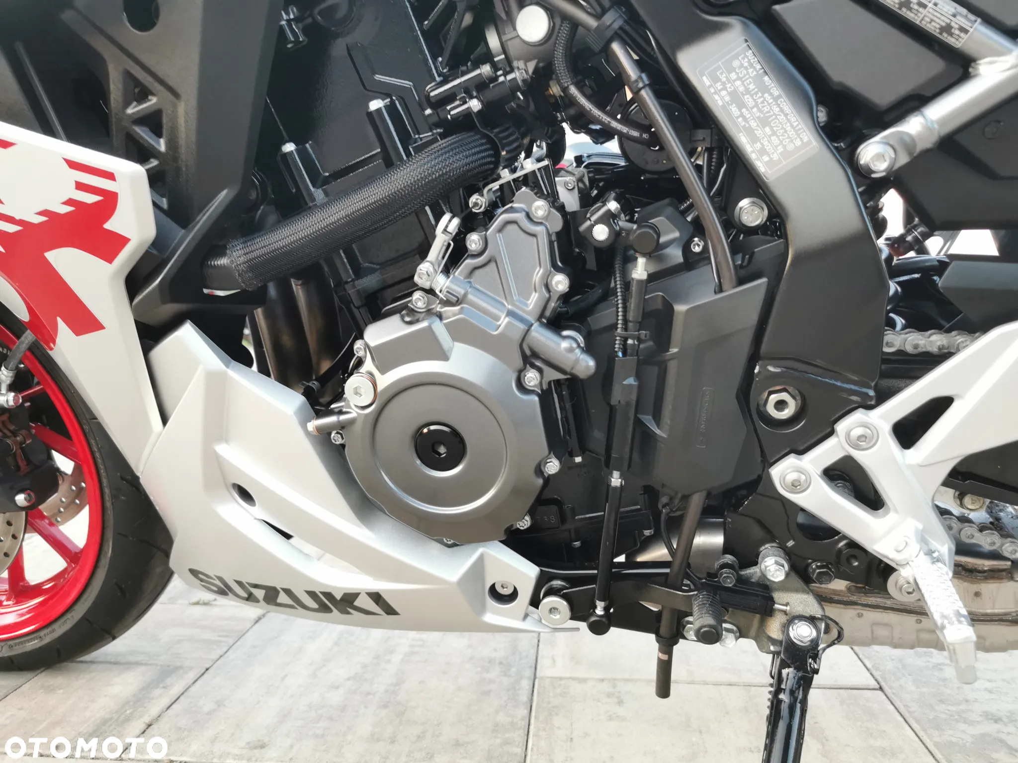 Suzuki GSX - 20