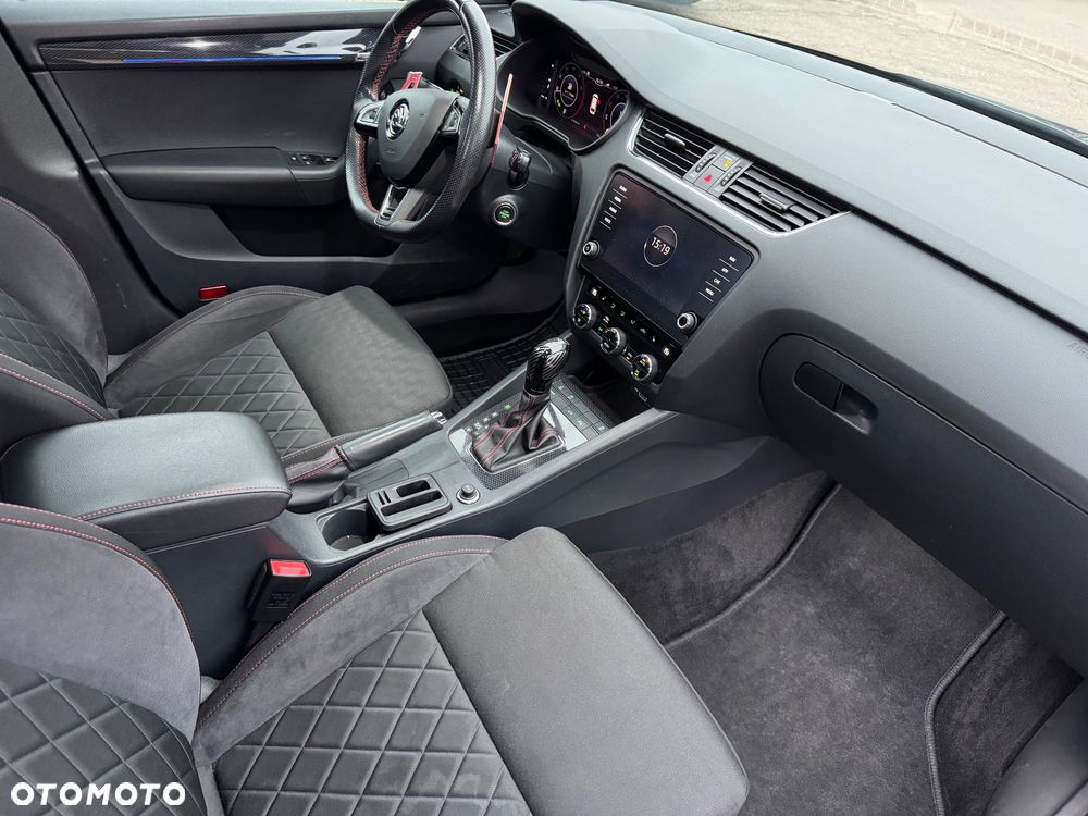 Skoda Octavia Combi 2.0 TSI DSG RS First Edition - 10