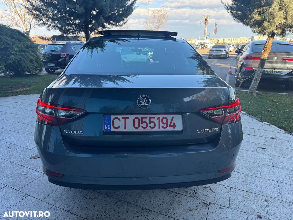 Skoda Superb 2.0 TDI DSG Premium Edition - 28