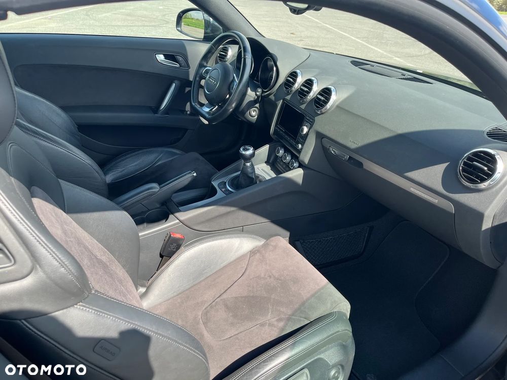 Audi TT Coupé - 16