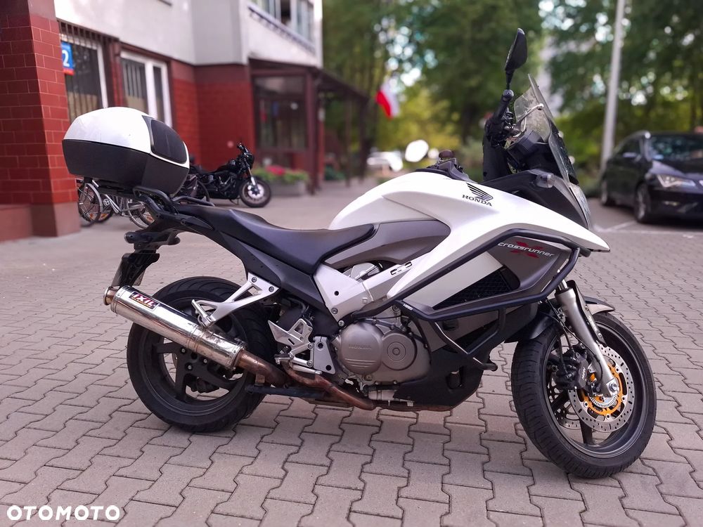 Honda VFR - 12