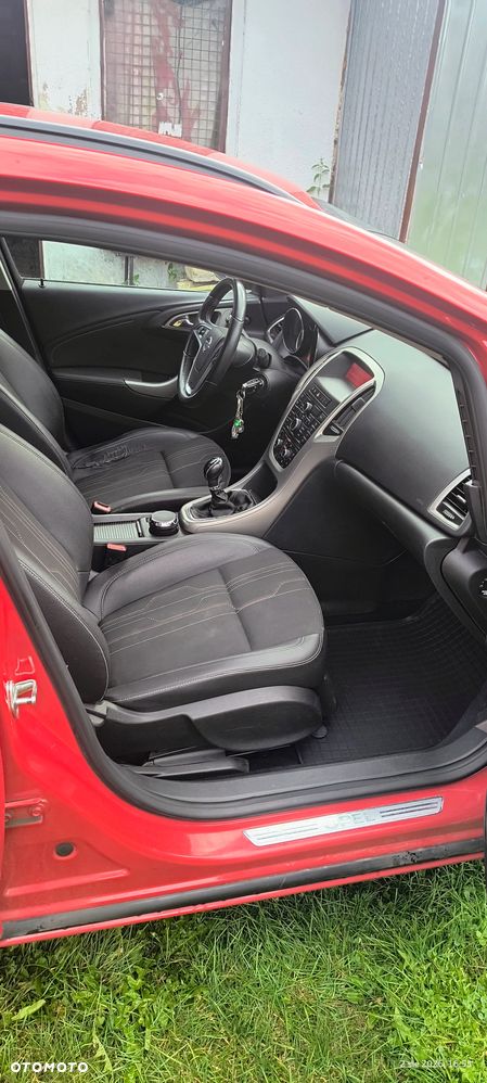 Opel Astra 1.4 Turbo 150 Jahre - 13