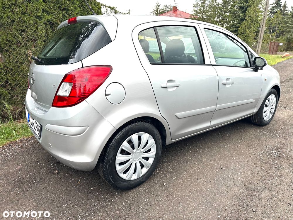 Opel Corsa 1.2 16V Innovation - 3