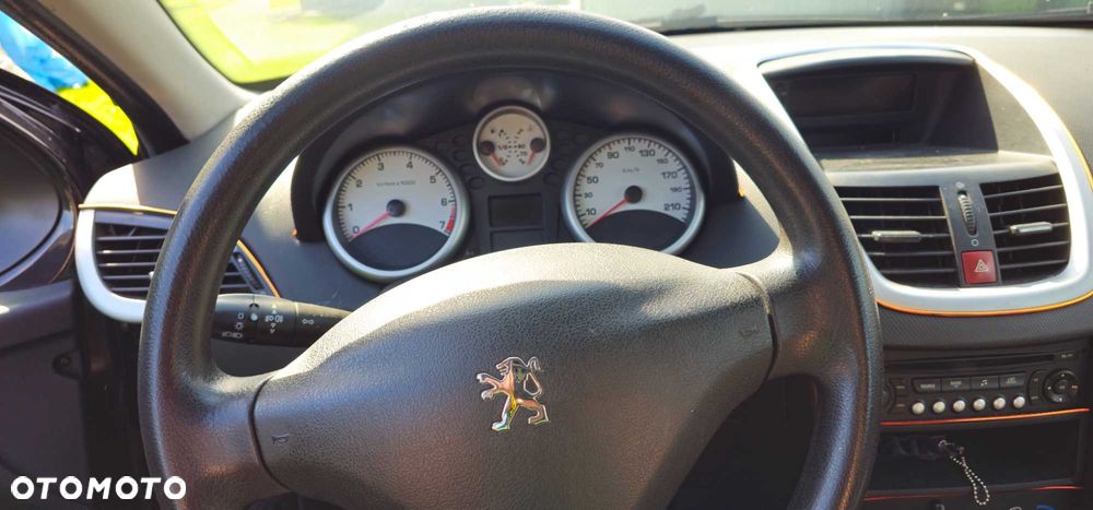 Peugeot 207 - 3