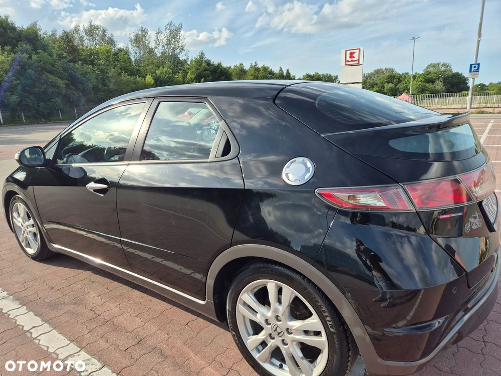 Honda Civic 1.8 Sport - 12