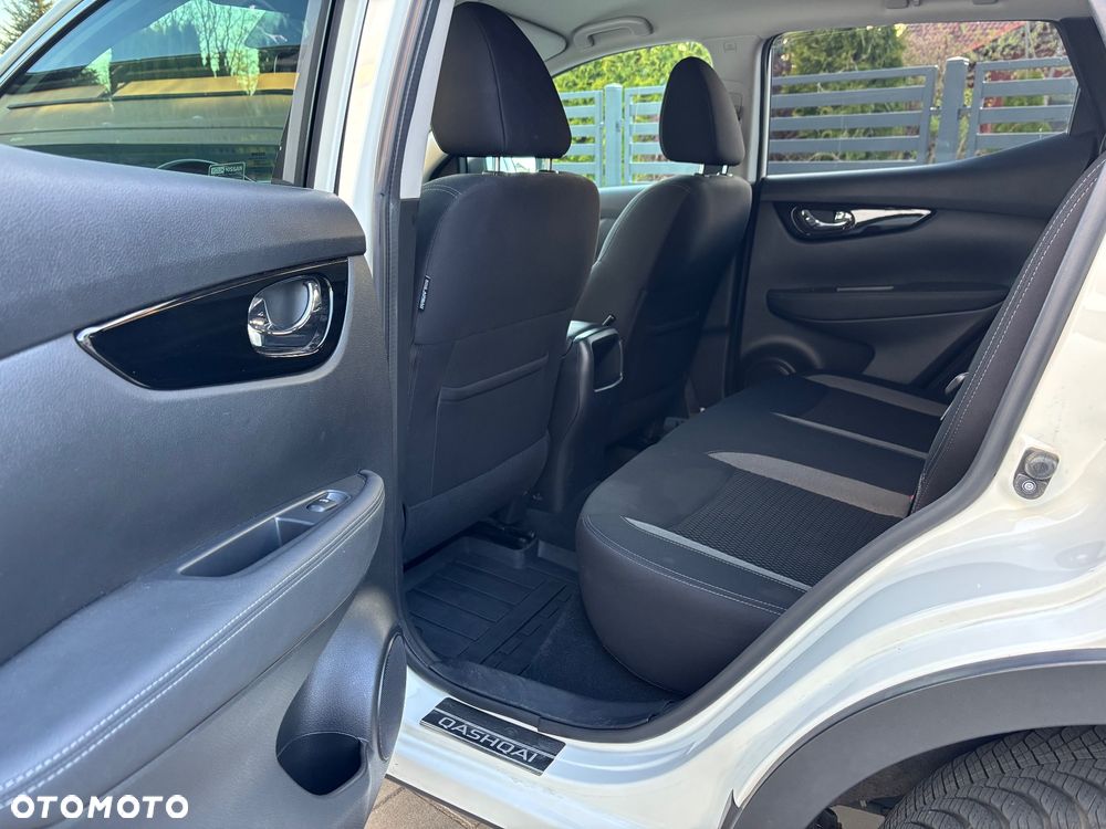 Nissan Qashqai 1.3 DIG-T N-Connecta EU6d - 36