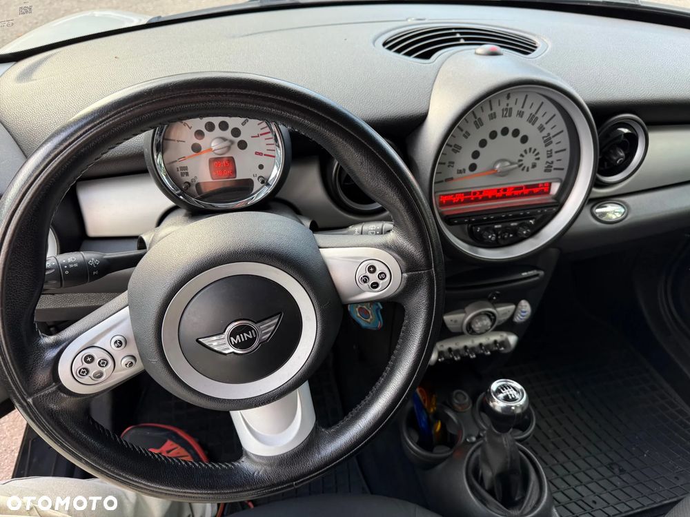 MINI Cooper Standard - 6