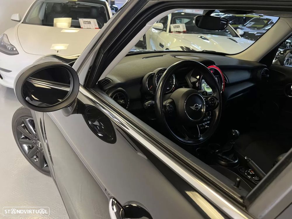 MINI 5 Portas One D - 28