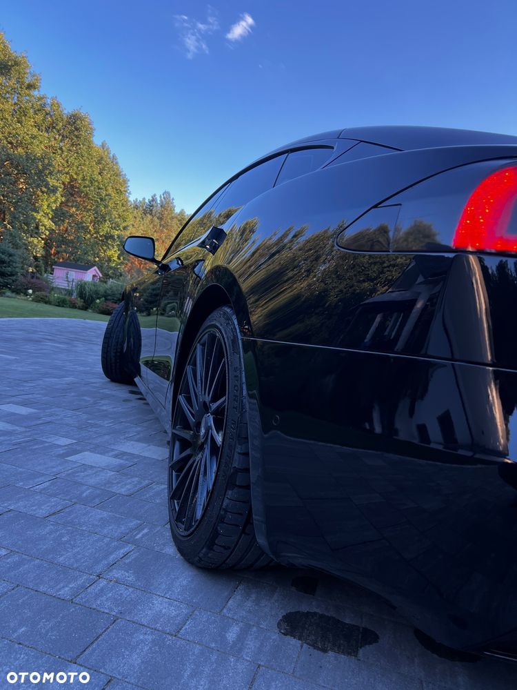 Tesla Model S - 8