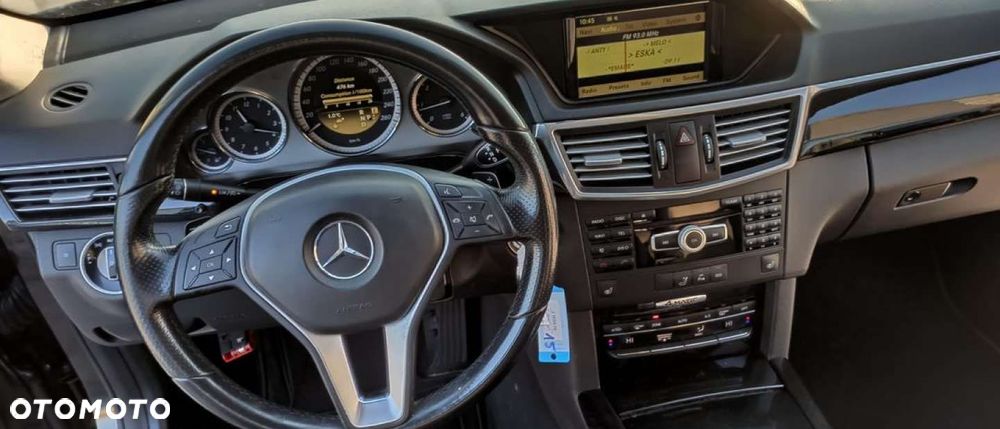 Mercedes-Benz Klasa E 250 CDI DPF BlueEFFICIENCY 7G-TRONIC Elegance - 25