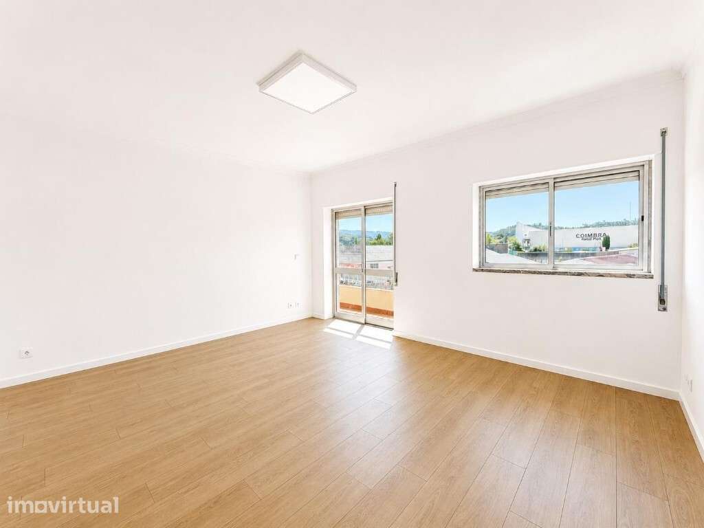 Apartamento T3 com garagem em zona de ,Santa Apolónia - Grande imagem: 2/10