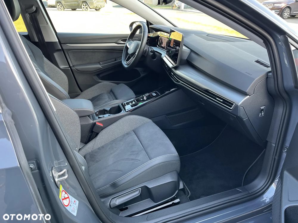 Volkswagen Golf Variant - 24