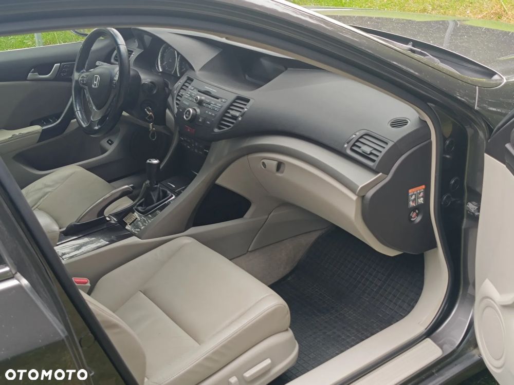 Honda Accord 2.0 Executive - 9