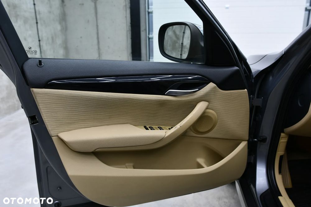 BMW X1 xDrive18d - 16