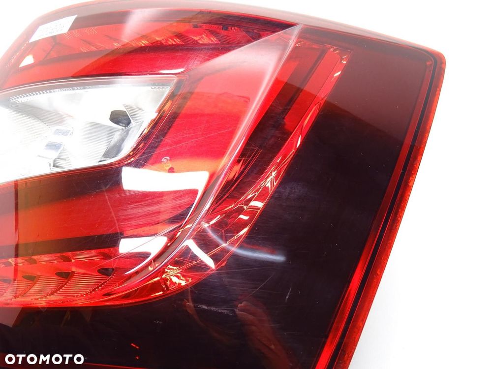 LAMPA PRAWY TYŁ W BŁOTNIK 5E9945208A SKODA OCTAVIA III LIFT KOMBI LED - 6
