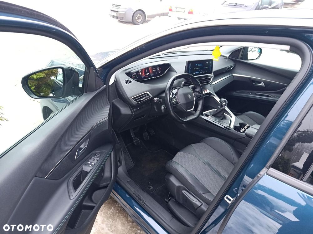 Peugeot 3008 1.5 BlueHDi Allure S&S - 19