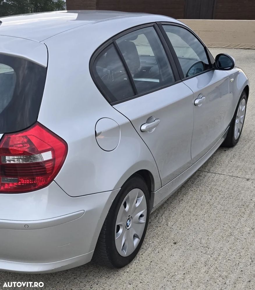 BMW Seria 1 120d DPF - 12