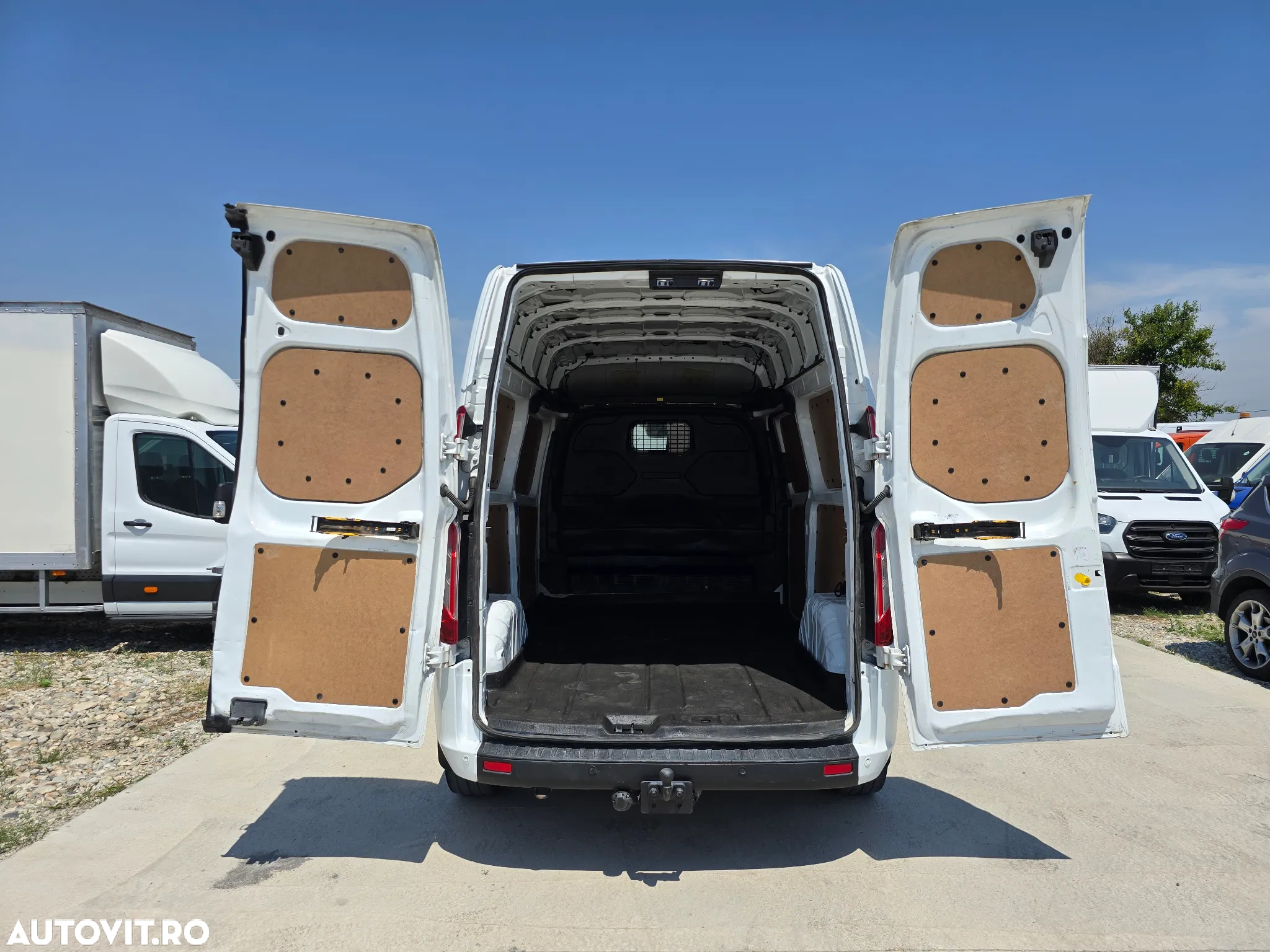 Ford New Transit Custom L2H2 - 11
