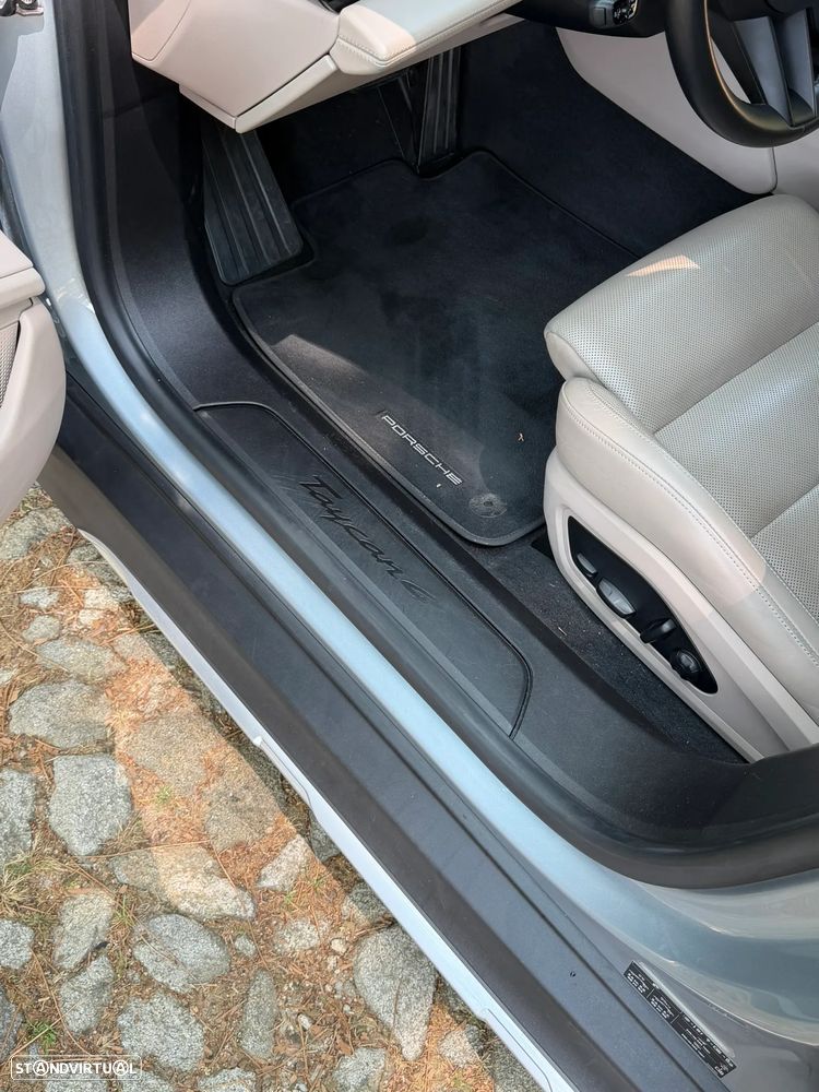 Porsche Taycan Cross Turismo 4 - 45