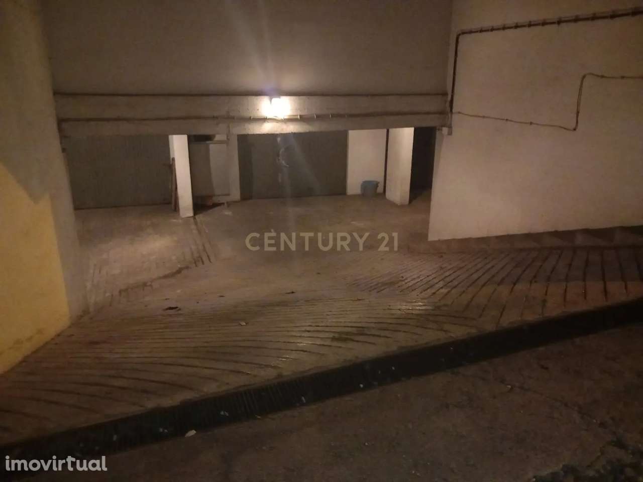 Garagem Fechada centro da Cidade de Castelo Branco - Grande imagem: 2/5