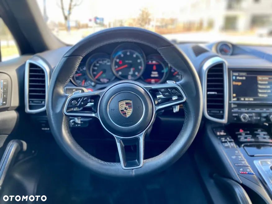 Porsche Cayenne Standard - 9