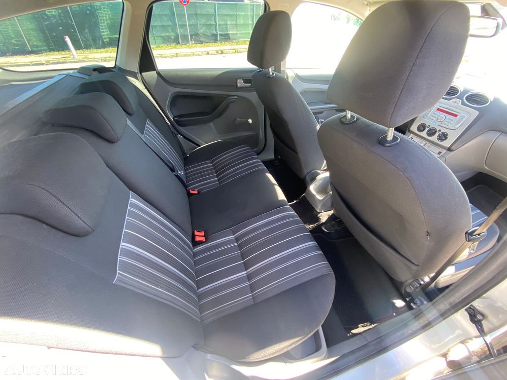 Ford Focus 1.6 TDCi Anniversary - 16