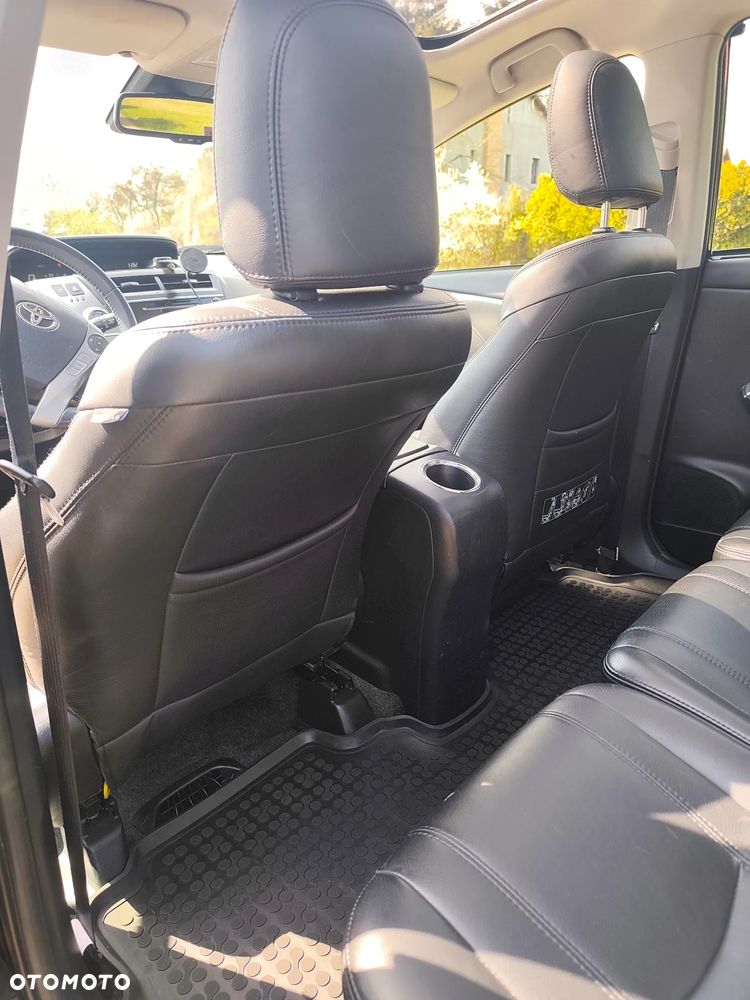 Toyota Prius+ (Hybrid) Executive - 19