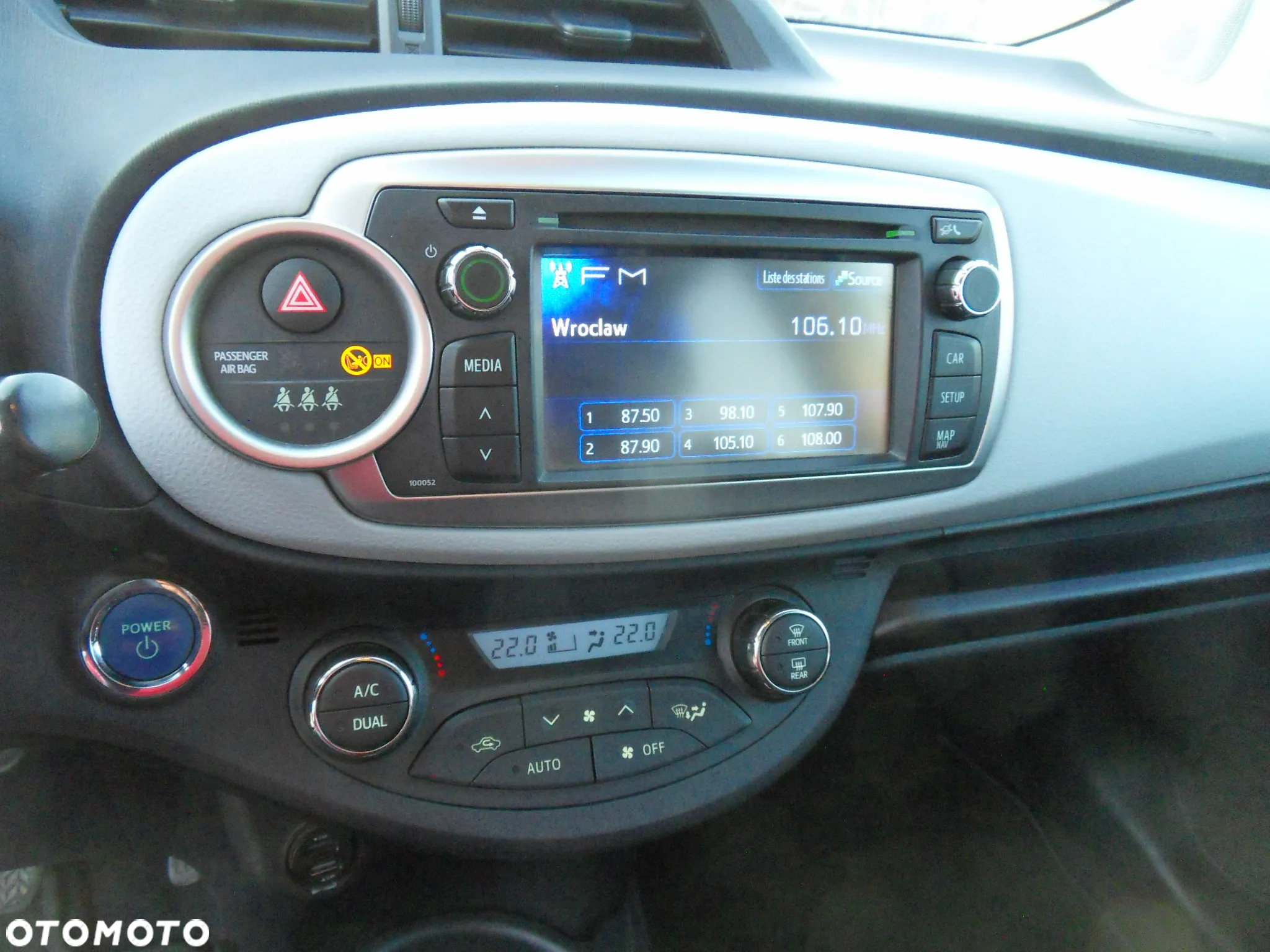 Toyota Yaris Hybrid 100 Premium - 19