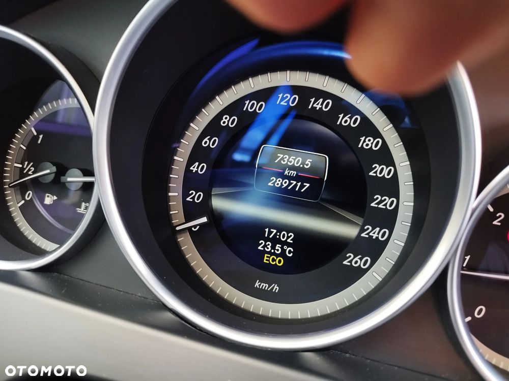 Mercedes-Benz Klasa C 200 CDI BlueEff Avantgarde - 29