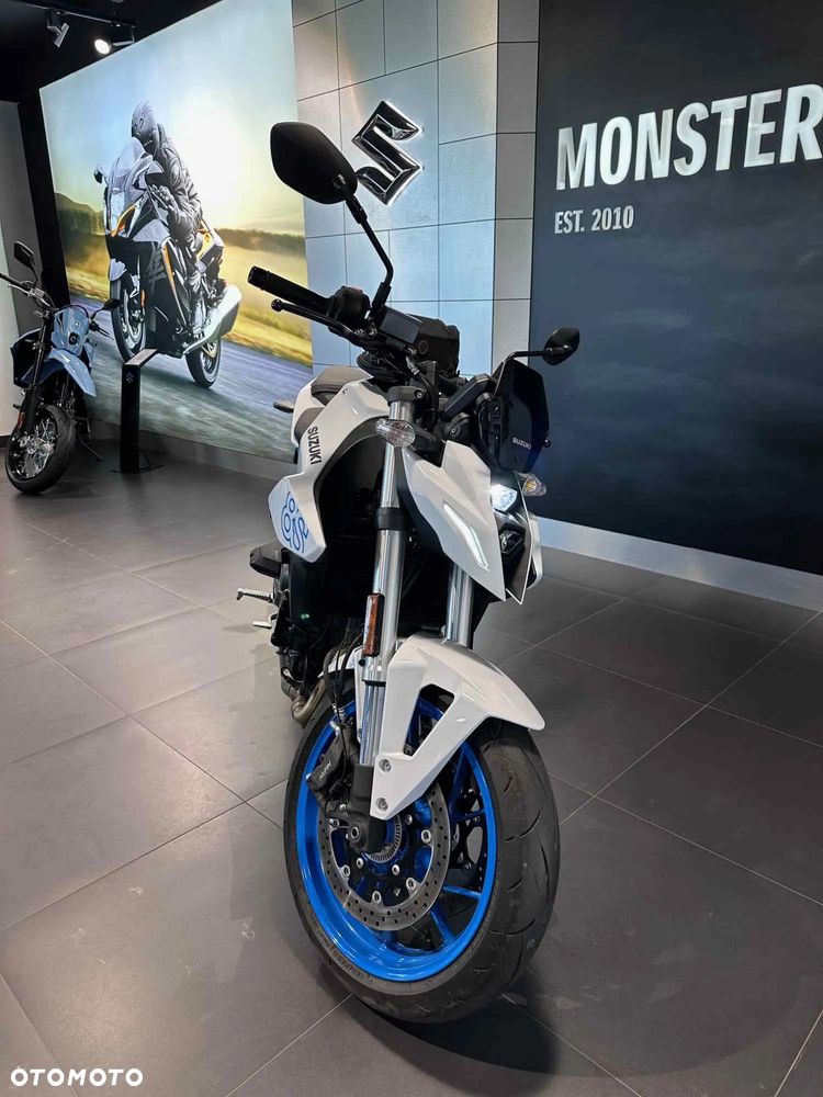 Suzuki GSX - 5