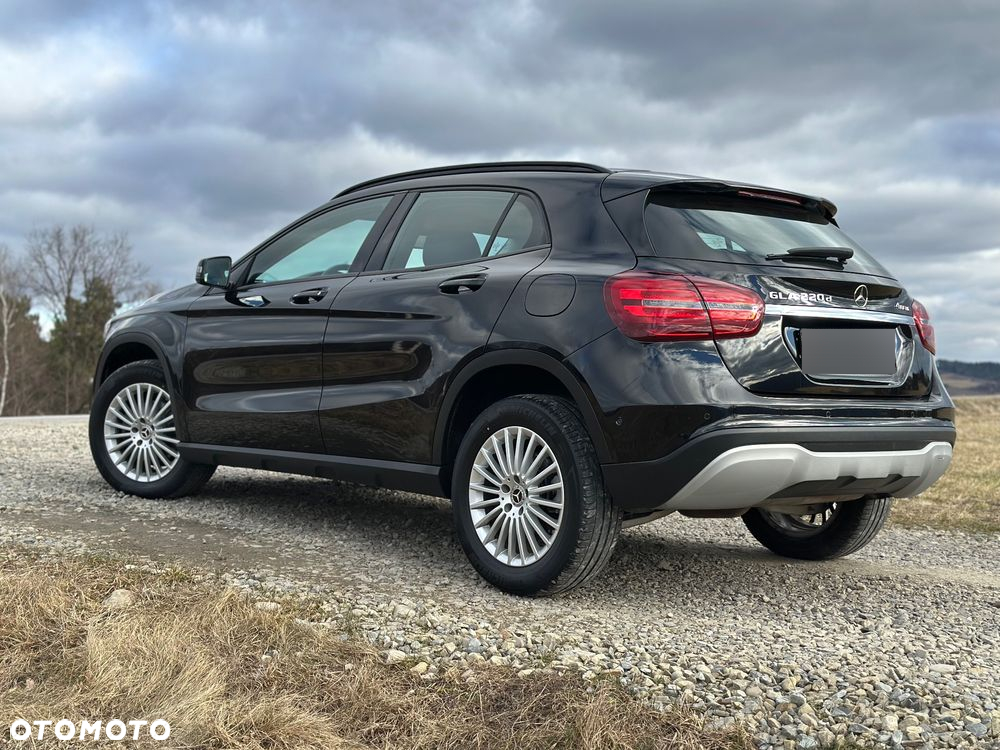 Mercedes-Benz GLA 220 d 4-Matic Style - 8