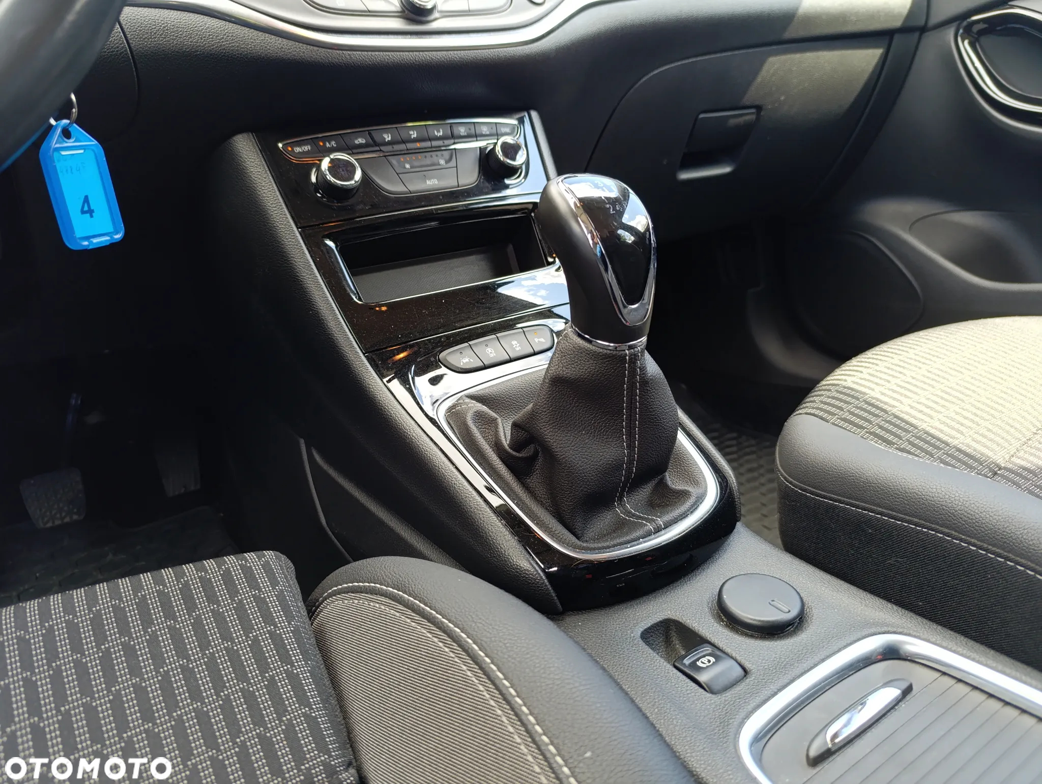 Opel Astra V 1.2 T Elegance S&S - 14