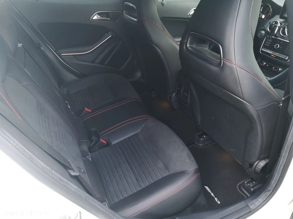 Mercedes-Benz GLA 220 4-Matic - 22