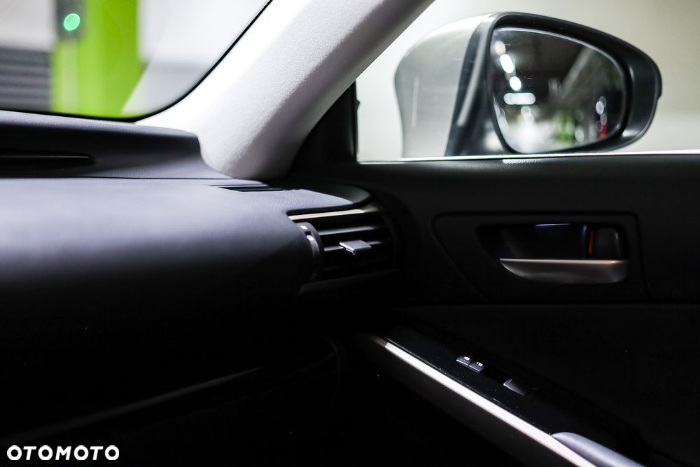 Lexus IS 200t / 300 Elegance - 27