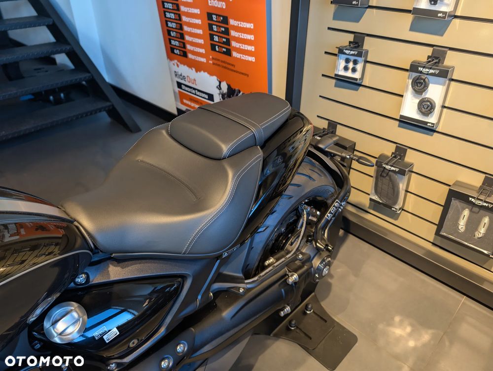 Triumph Rocket - 8