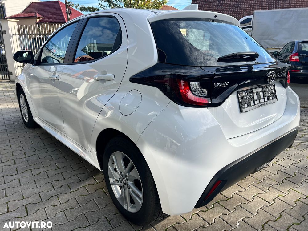 Toyota Yaris 1.5 MT Dynamic - 3