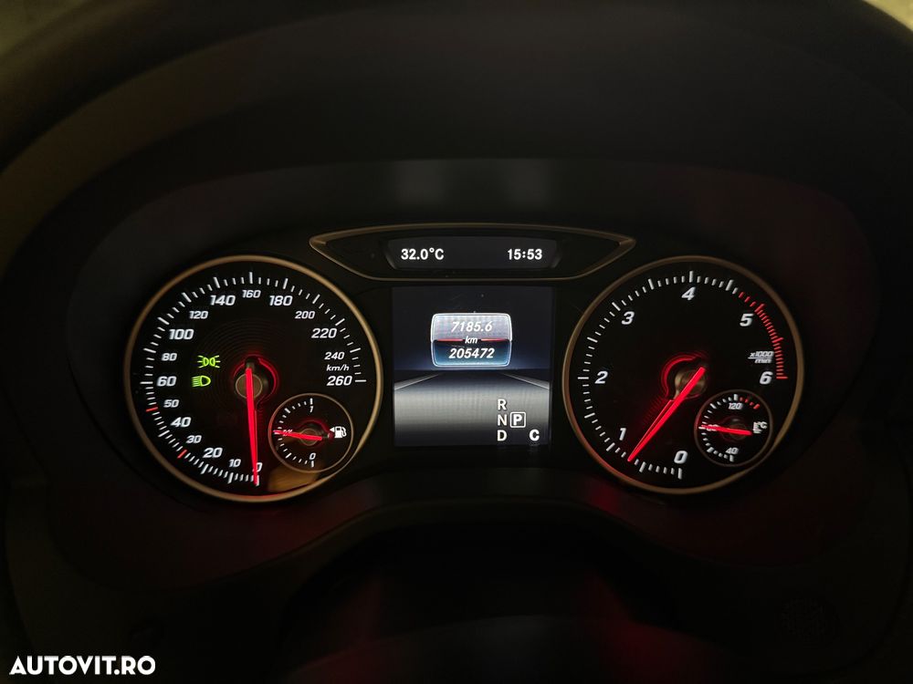 Mercedes-Benz A - 12