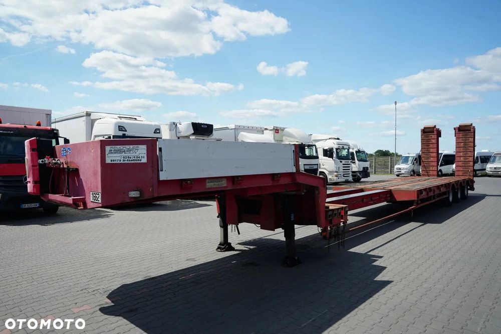Louault / LAWETA NISKOPODWOZIOWA / ROZCIĄGANA  / 17 M / NAJAZDY HYDRAULICZNE / OŚ SKRĘTNA / 3 OSIE / - 7