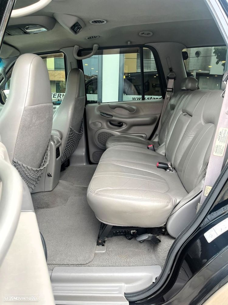 Ford Expedition - 8