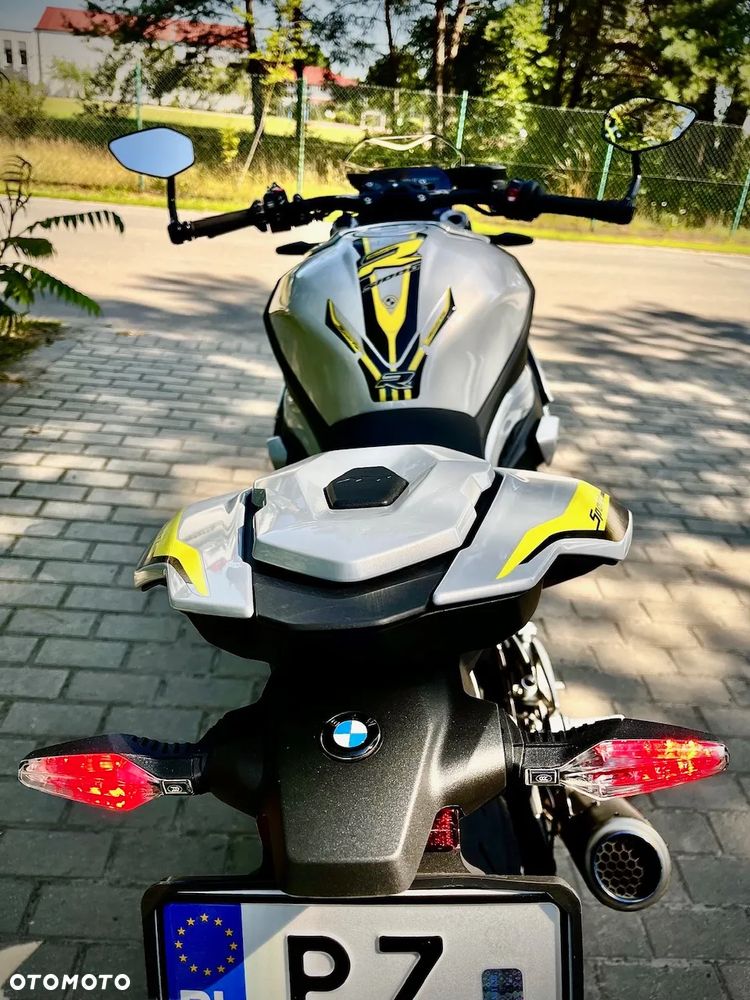 BMW S - 6