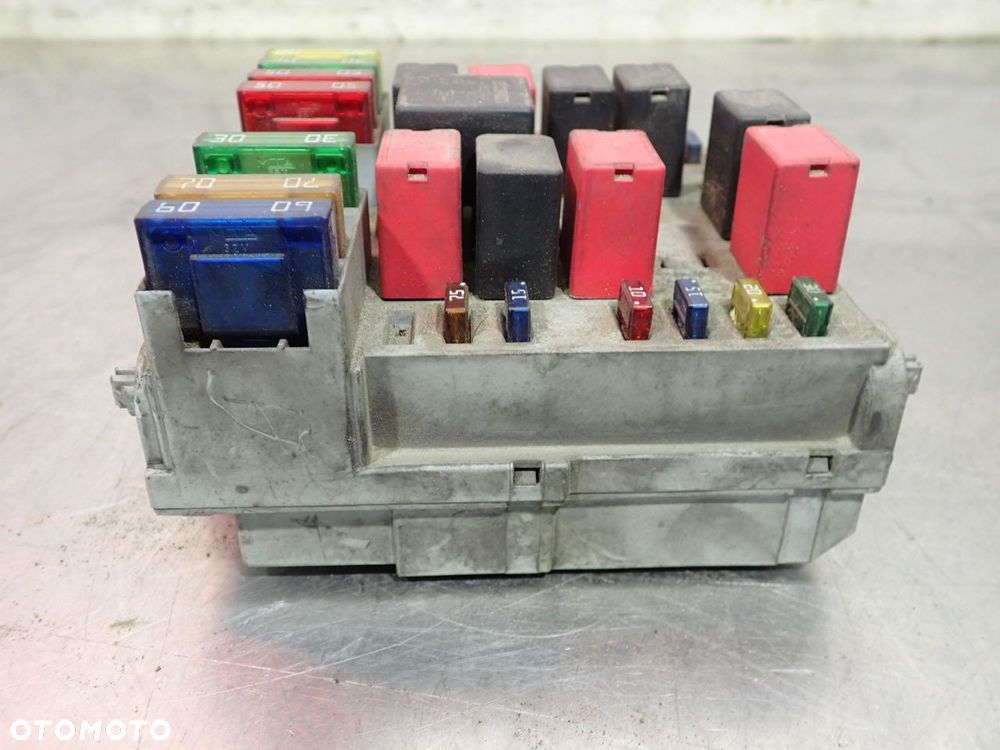 SKRZYNKA BEZPIECZNIKÓW FIAT STILO - 6