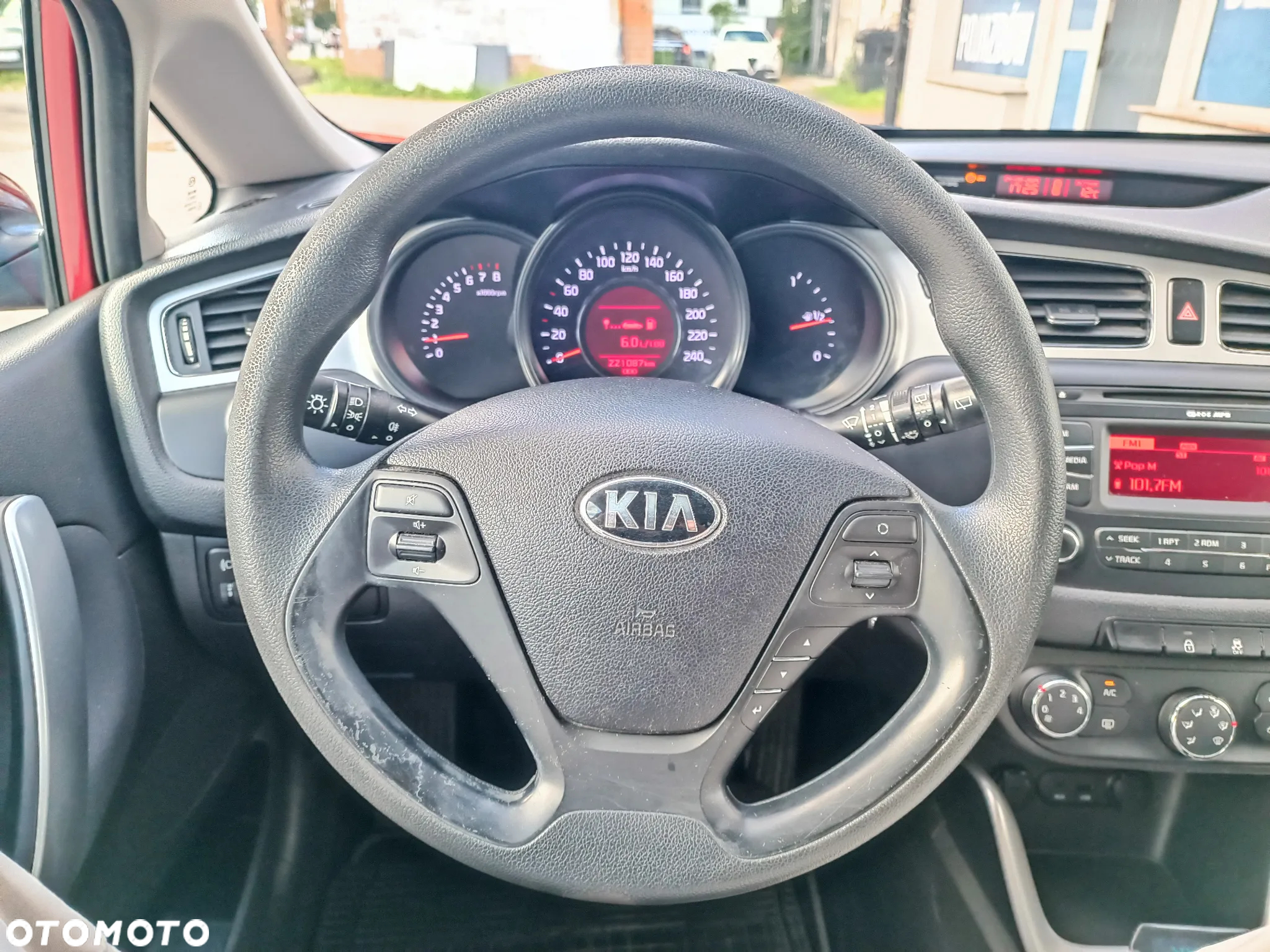 Kia Ceed 1.4 CVVT SW Vision - 13