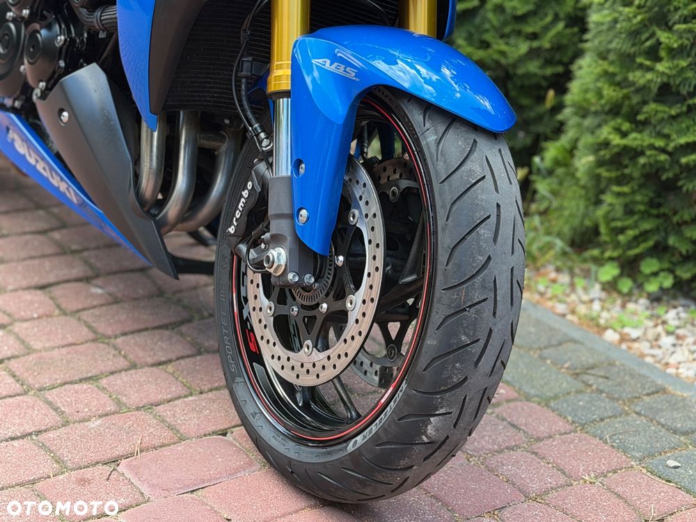 Suzuki GSX - 22