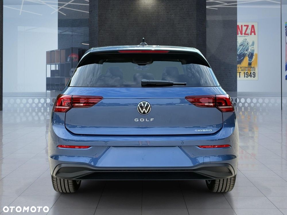Volkswagen Golf - 10