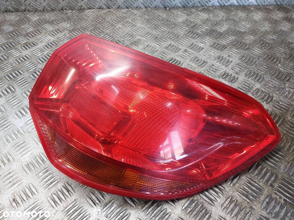 LAMPA PRAWY TYŁ OPEL ASTRA J KOMBI 13282243 - 1